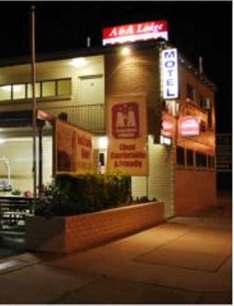 A&A Lodge Motel Emerald Ngoại thất bức ảnh